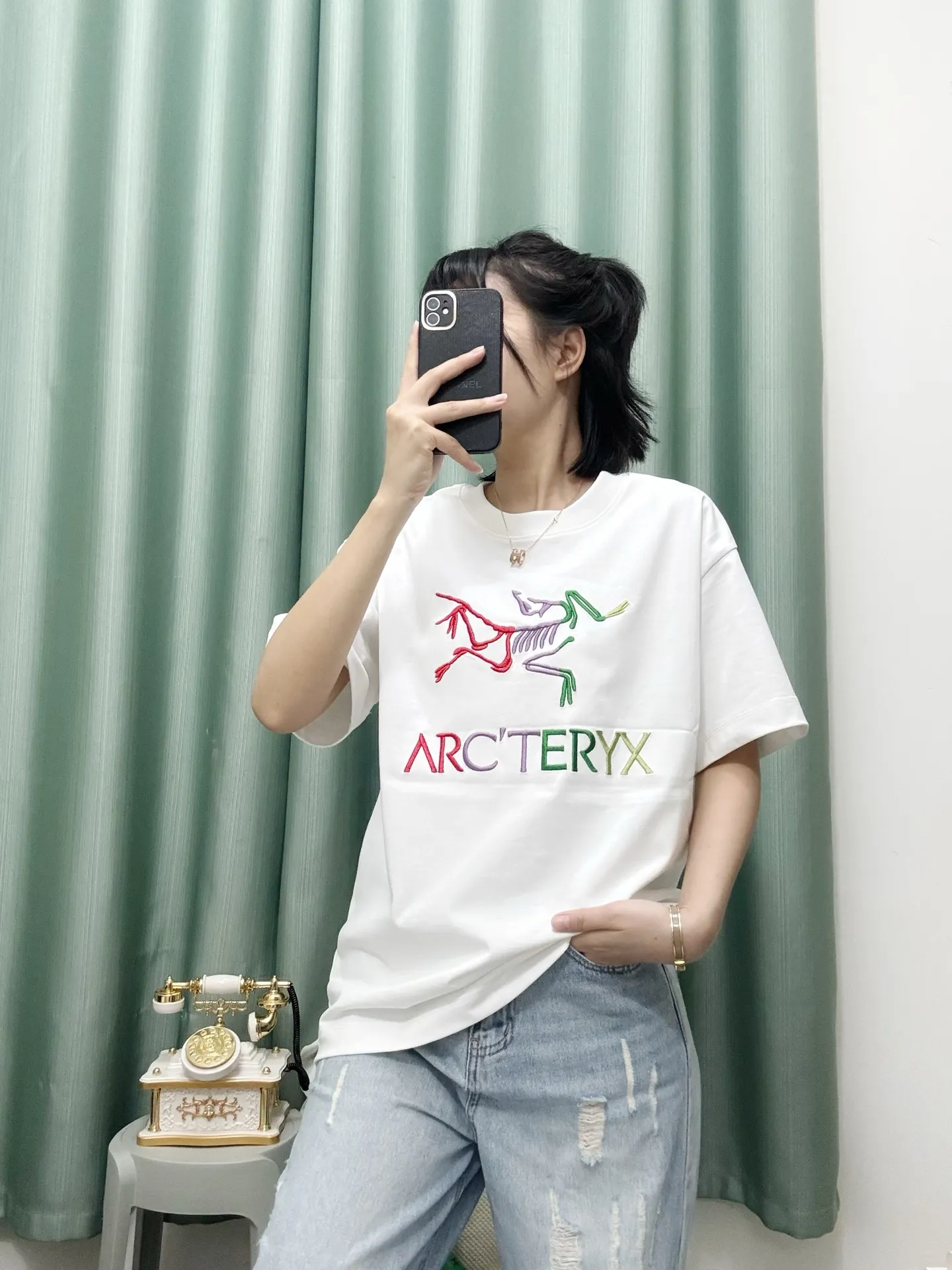 White ， Same Style